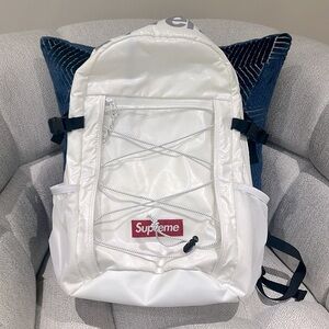 Supreme FW 17 White Backpack